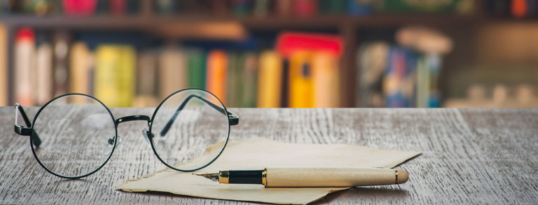 Brille, Stift, Text