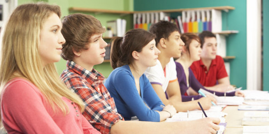 Workshop Studierende im Unterricht, platziert in einer Reihe